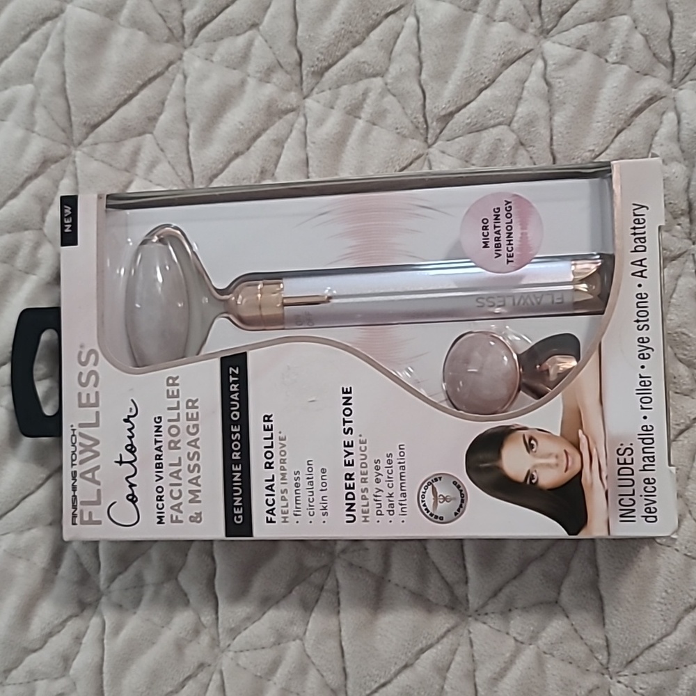 Flawless Contour Rose Quartz Face Roller